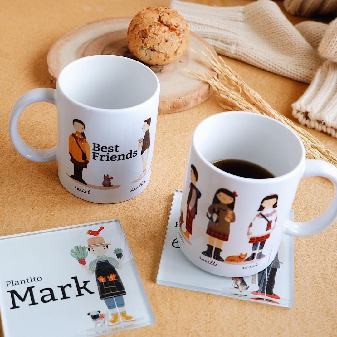 Characters Personalized Mug: Group