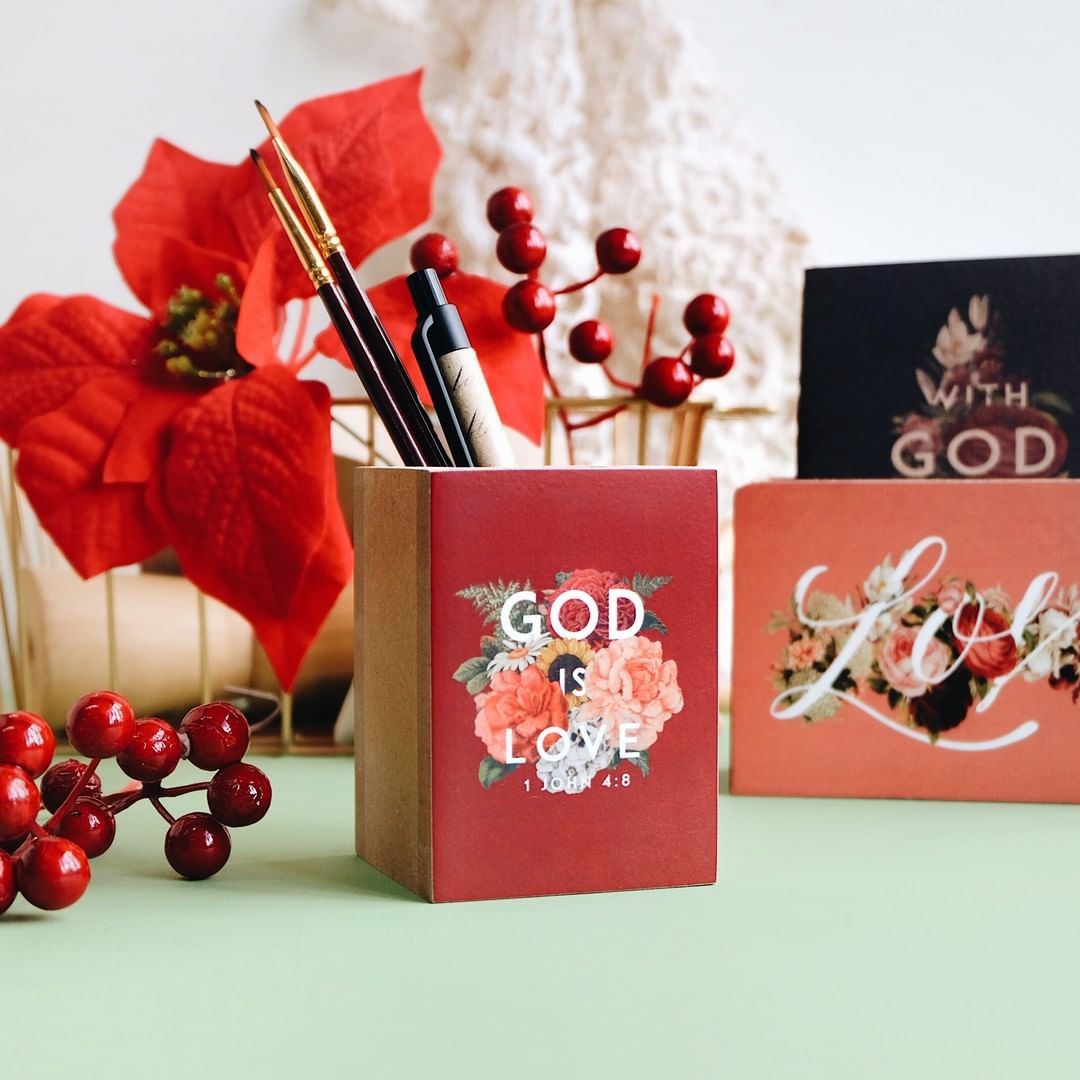 God's Garden: God Is Love Penholder