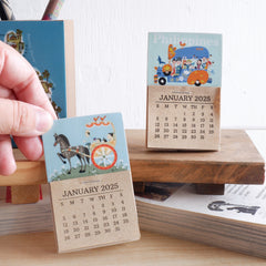 2025 Papemelroti Desk Calendar