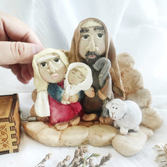Familia Peregrino Nativity
